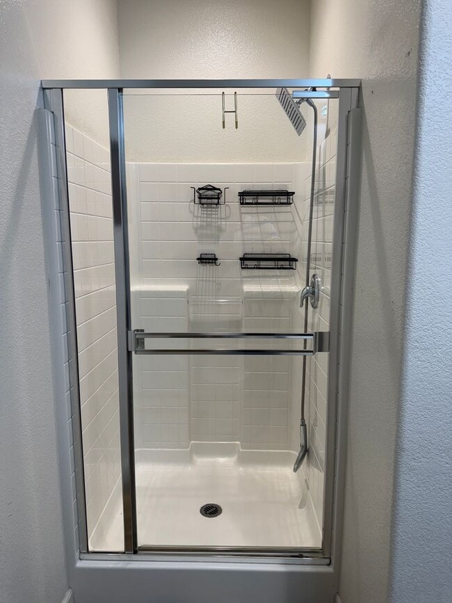 Building Photo - NOW AVAILABLE!! BEAUTIFUL HOME IN GATED CO...