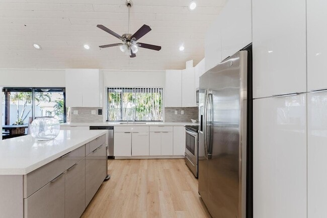 Building Photo - 665 Jeffery St