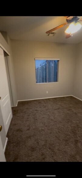 Building Photo - 1015 S Val Vista Dr