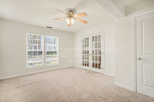 Building Photo - 15658 King Louis Ct