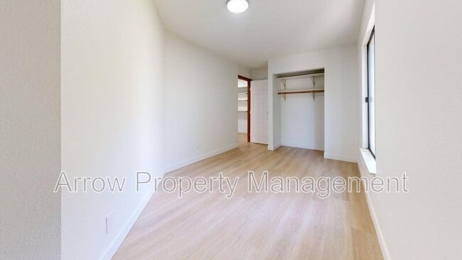 Building Photo - 205 E Arbor Ave