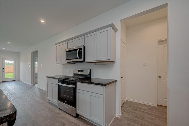 Building Photo - 24330 Elmwood Falls Dr