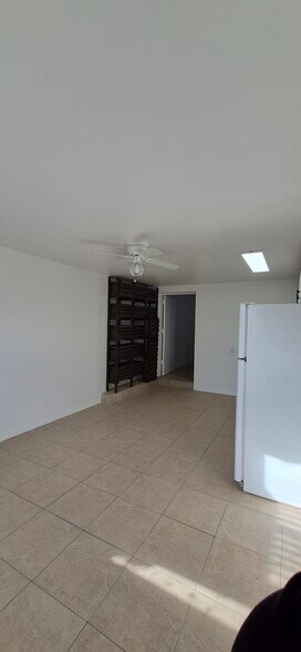 Building Photo - 17152 NE 3rd Ct