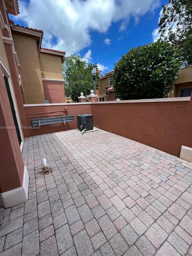 Building Photo - 721 SW 107th Ave