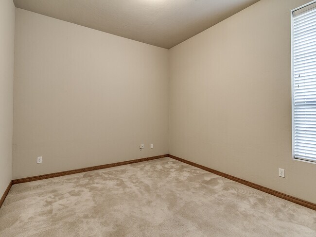 Building Photo - Fenwick Garden Village + Gated Community i...