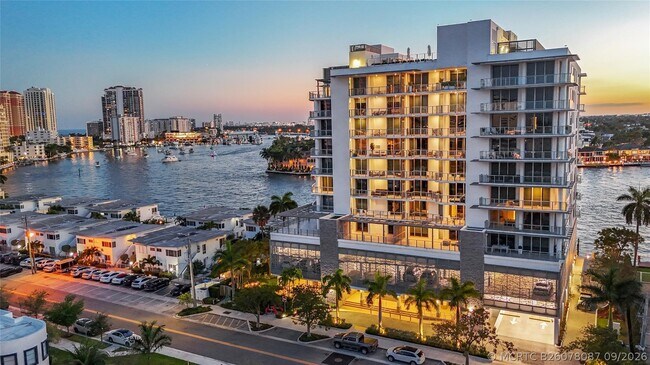 Building Photo - 435 Bayshore Dr