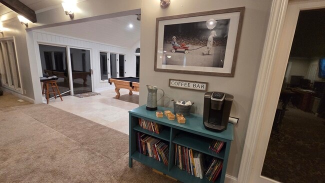 Building Photo - 9500 Fox Valley Dr