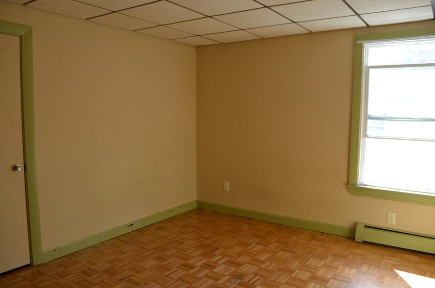 Building Photo - 10 Harborview Ave