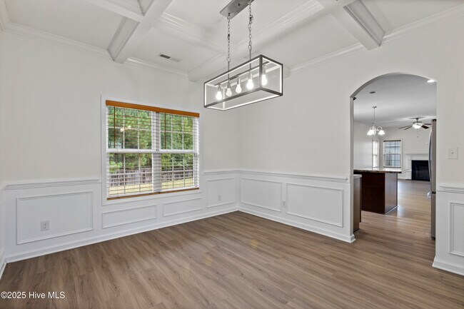 Building Photo - 207 Riverstone Ct