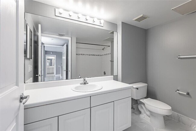 Building Photo - 2600 S University Dr