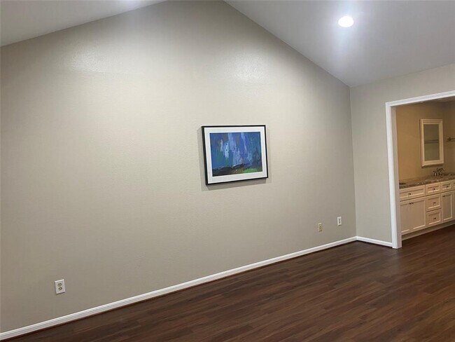 Building Photo - 7447 Cambridge St