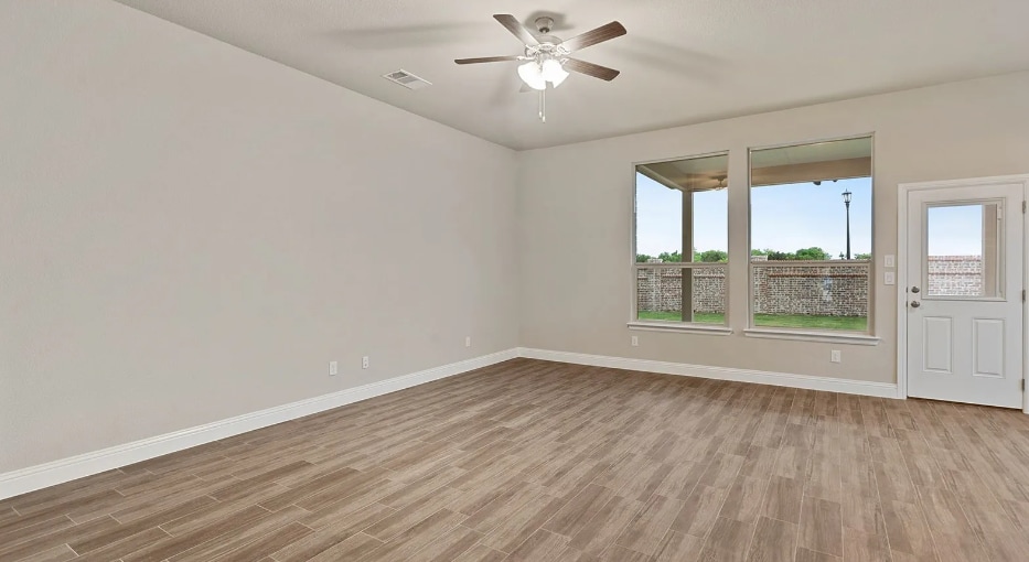 Building Photo - 838 Poppie Ln