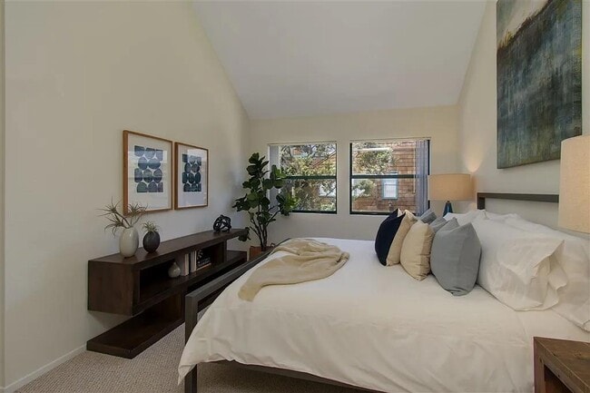 Building Photo - 4435 Nobel Dr