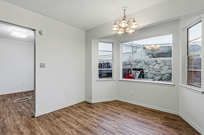 Building Photo - 4613 Sun Valley Dr