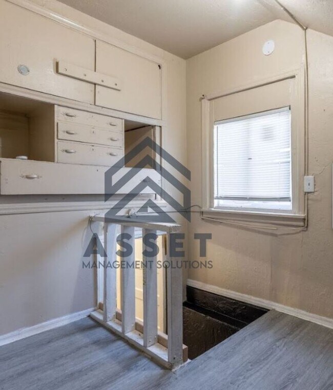 Building Photo - 4 Bedroom Available for Lease & Rent to Own!