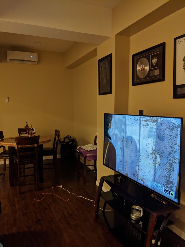 Building Photo - 111 Mulberry St