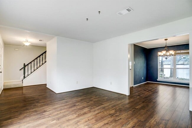 Building Photo - 2 Firewillow Pl