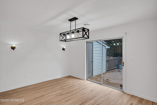 Building Photo - 9 Ambrose Ln