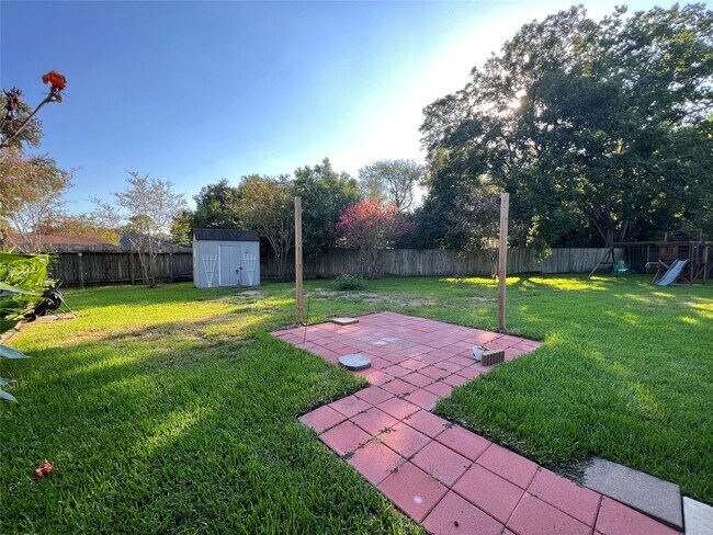 Building Photo - 13650 Cherrydown St