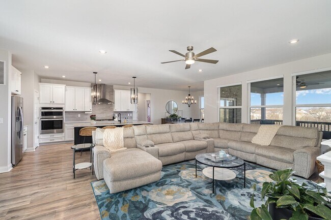 Building Photo - 1890 Williams Rd