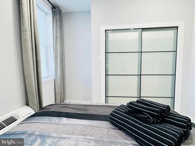 Building Photo - 1324 N 5th St