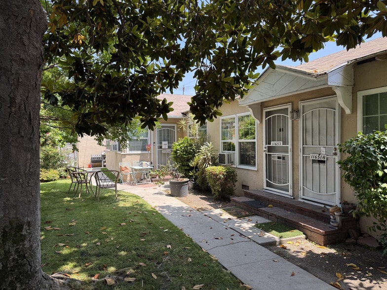 Primary Photo - 11653 Magnolia Blvd