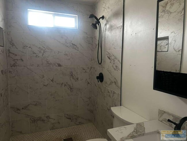 Building Photo - 65 Calle Real