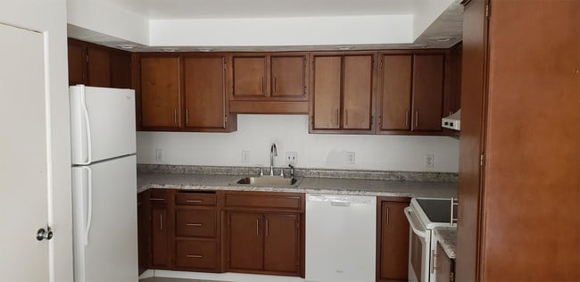 Building Photo - 2203 Barton Blvd