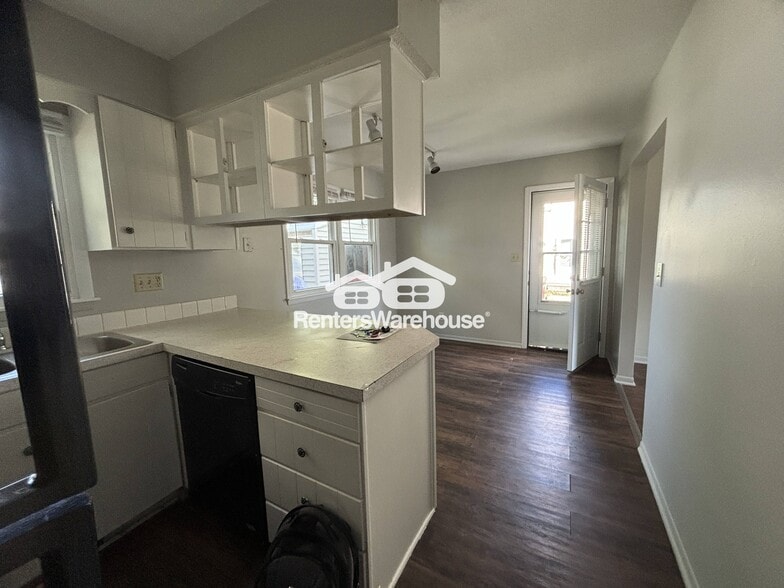 Building Photo - 4807 NW Aurora Ave.