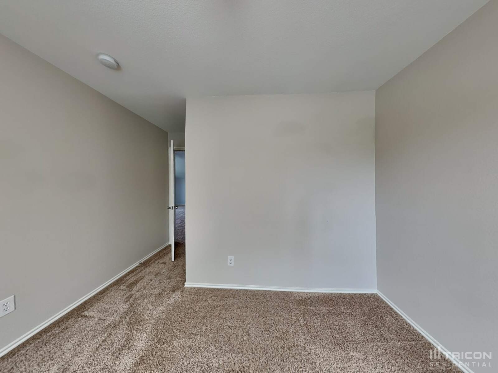 Building Photo - 320 Rowdy Dr