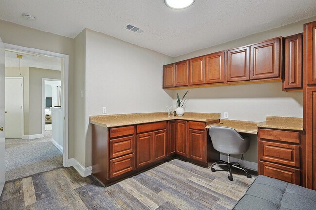 Building Photo - 967 Grand Central Pkwy