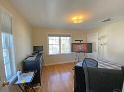 Building Photo - 84 Chapel St