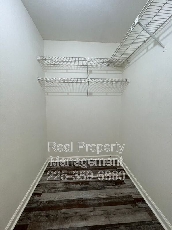 Building Photo - 9841 Siegen Ln