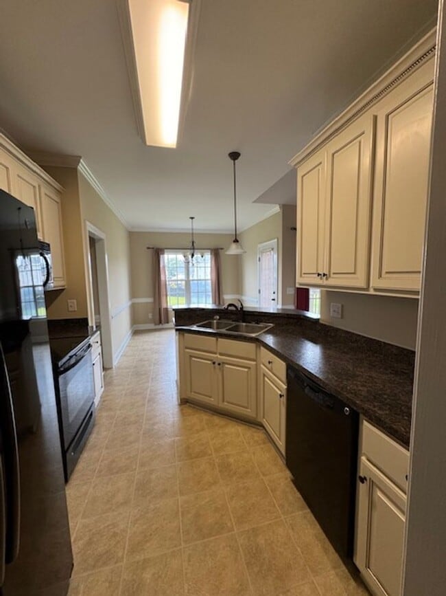 Building Photo - 131 Brookside Way