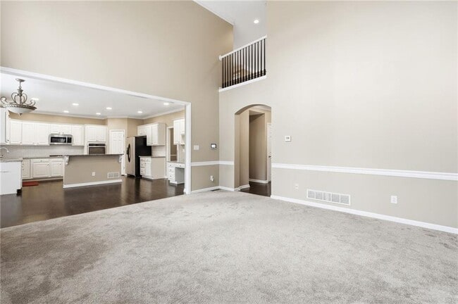 Building Photo - 310 Stoneleigh Dr SW