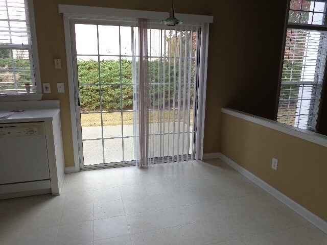 Building Photo - 4615 Ridgefair Dr