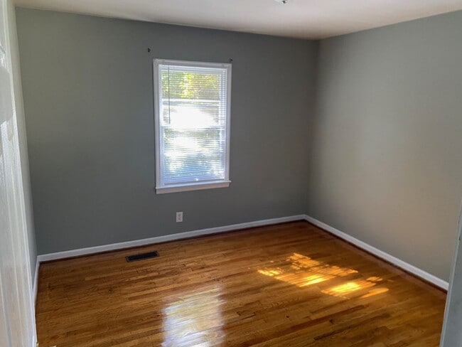 Building Photo - 381 Magnolia Ave