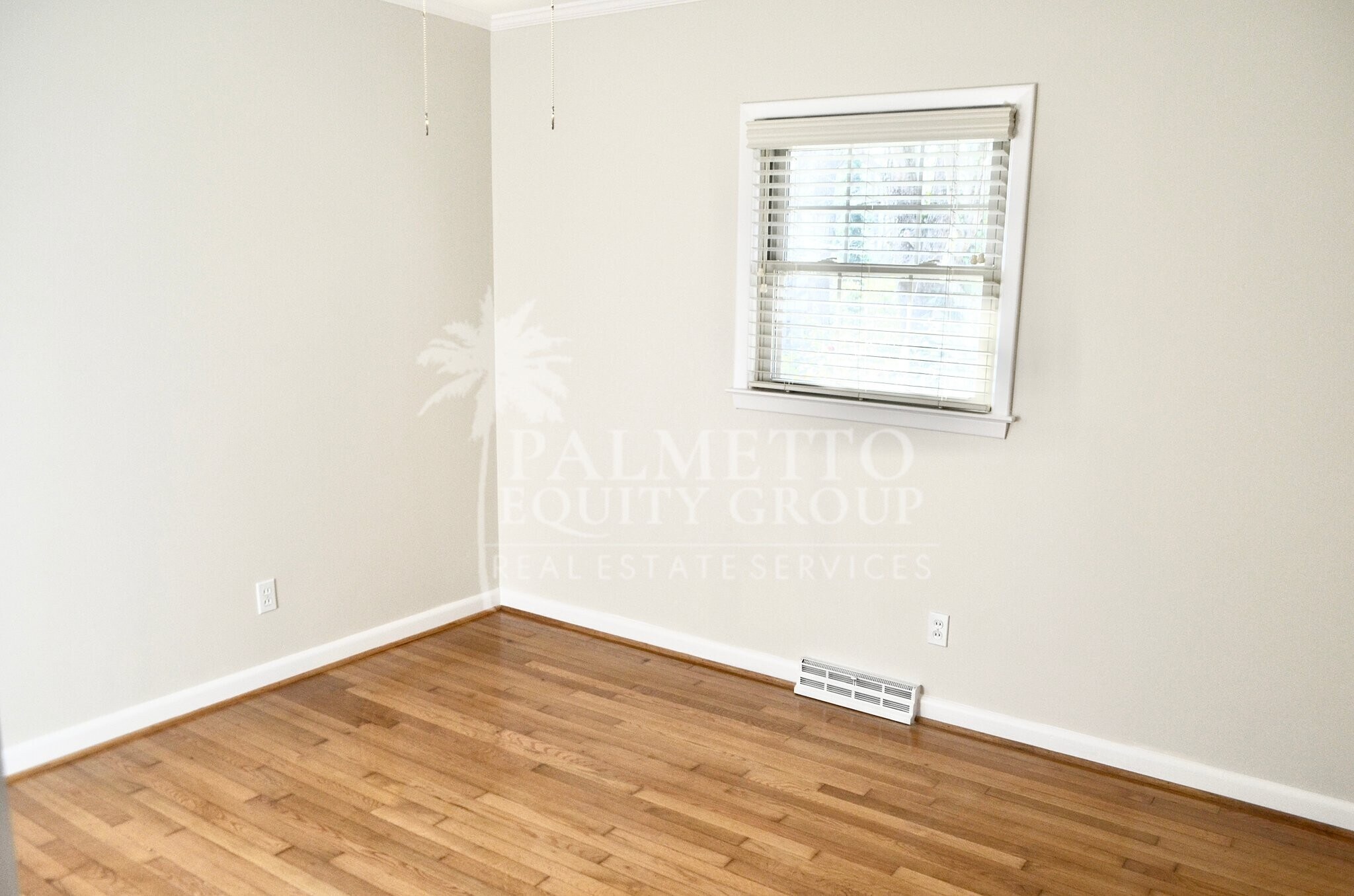 Building Photo - 102 Forestdale Dr