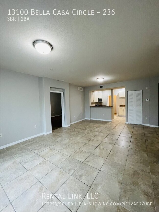 Building Photo - 13100 Bella Casa Cir