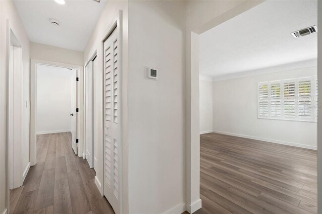 Building Photo - 662 Villa Grande Ave S