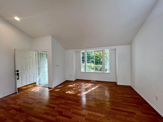 Building Photo - PENDING APPLICATION; Remodeled Rambler wit...