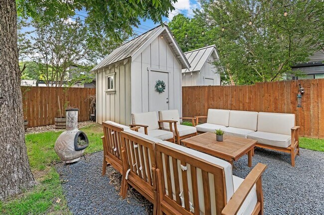 Building Photo - 3206 Garden Villa Ln