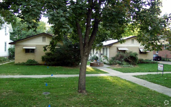 Primary Photo - Crab Apple Court