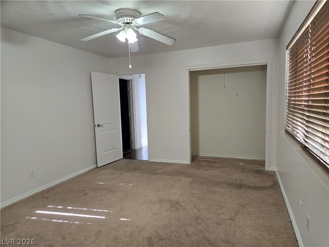 Building Photo - 5945 N El Capitan Way