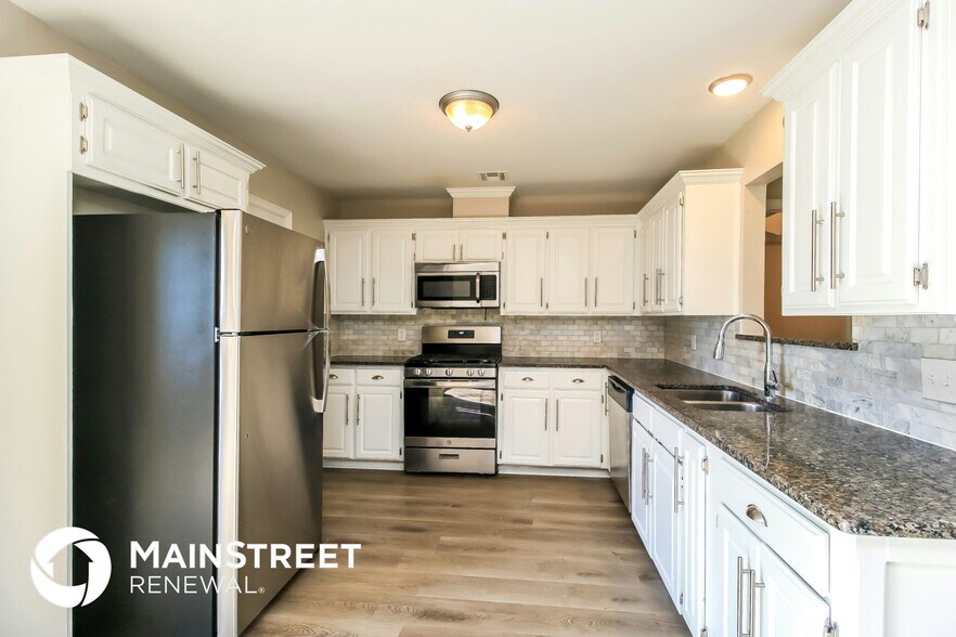 Building Photo - 4008 Beachcomber Dr