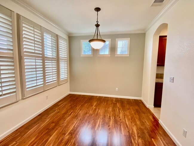 Building Photo - CLEAN AND SPACIOUS 4 BED, 2.5 BATH WITH COVERED BACK PATIO AND LUSH LANDSCAPING IN WESTLAKE COMMU...