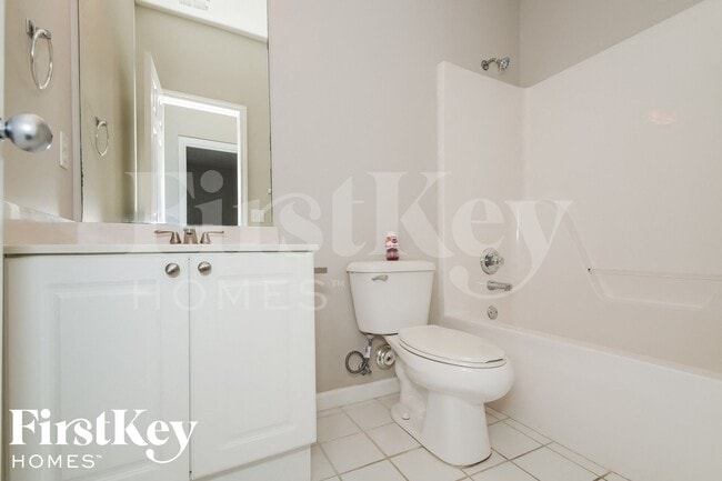 Building Photo - 5749 Marchester Cir