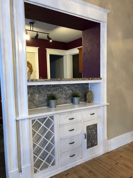 Built in hutch - 2119 E Bradford Ave