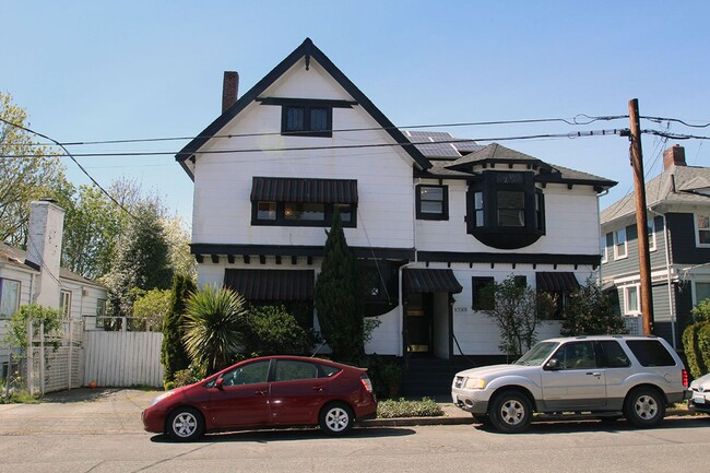 Primary Photo - CHARMING 1 BEDROOM TUDOR REVIVAL APARTMENT