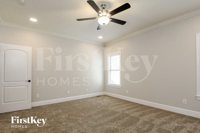Building Photo - 7131 Greystone Village Ct